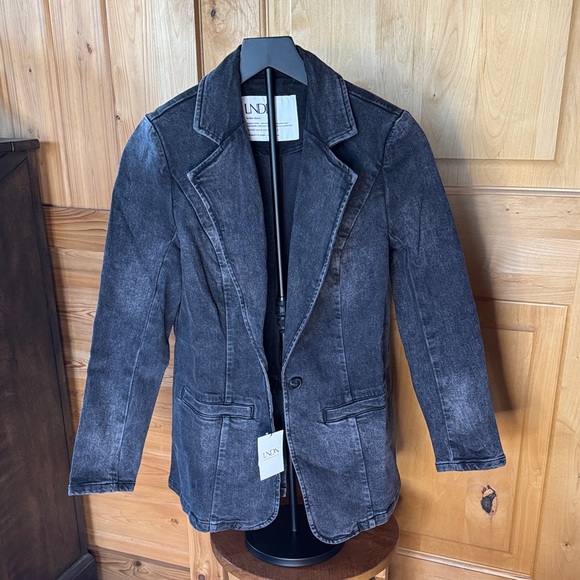 Women's Black Denim Jean Jacket - Picture 1 of 2